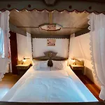 Rotgiesserhaus Otel 3*