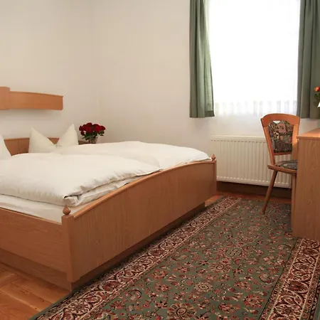 Отель Rotgiesserhaus 3*