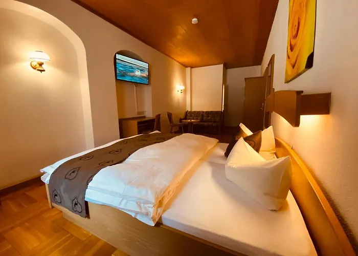 Rotgiesserhaus فندق